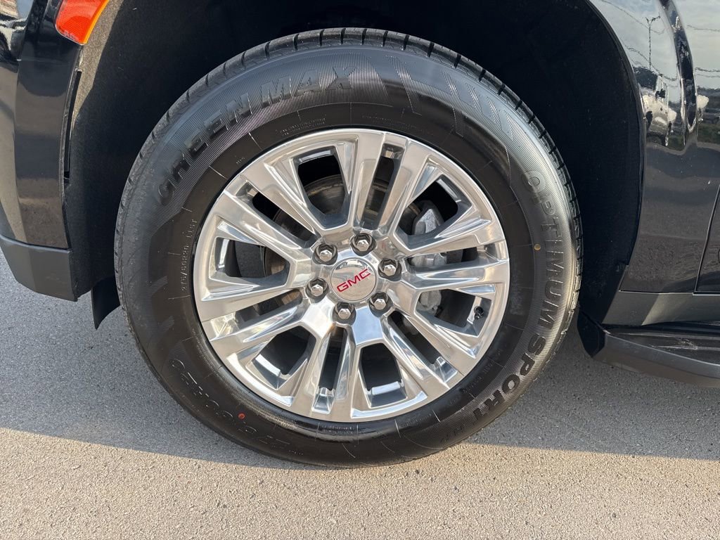 Used 2024 GMC Yukon Denali RWD image 35