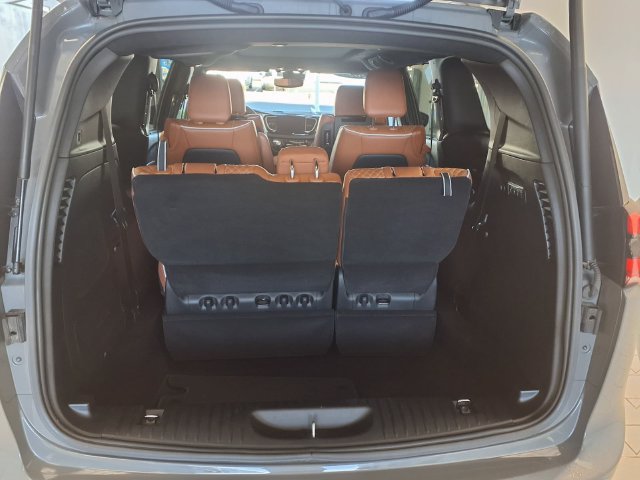 Used 2025 Chrysler Pacifica Pinnacle AWD/4WD image 23