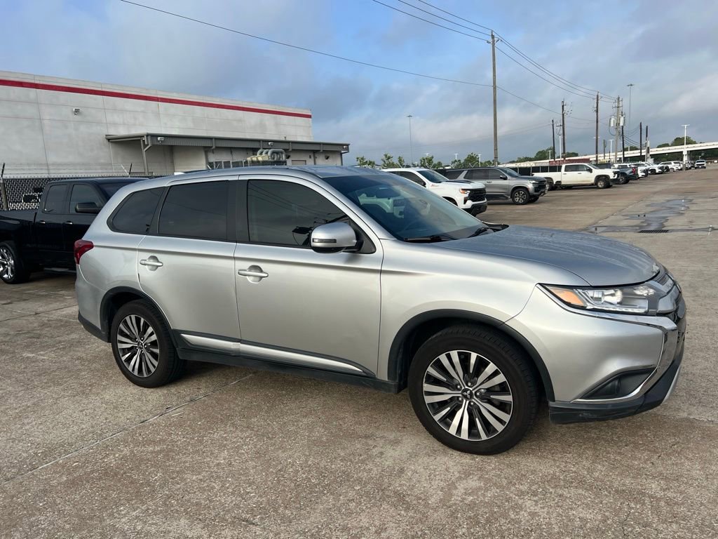 Used 2019 Mitsubishi Outlander SE FWD image 4