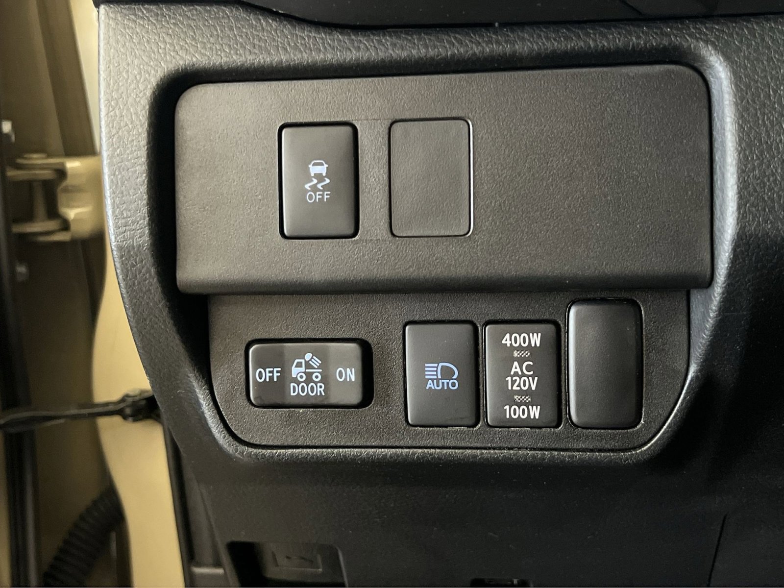 Used 2020 Toyota Tacoma TRD Off-Road AWD/4WD image 36
