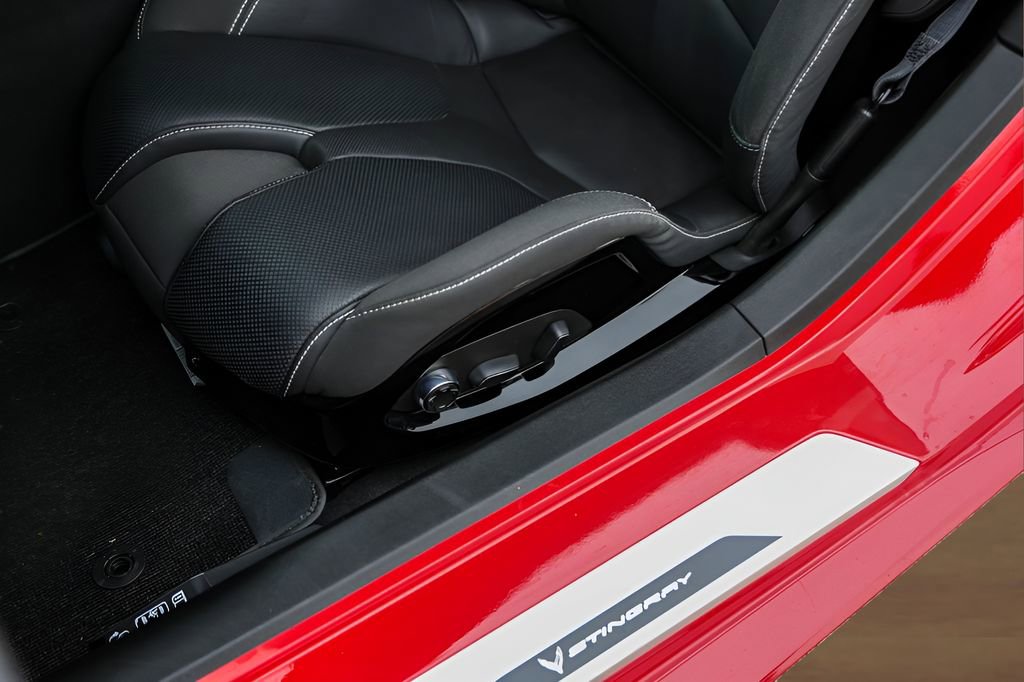 Used 2021 Chevrolet Corvette Stingray Preferred Cpe w/ Z51 Performance Package RWD image 8