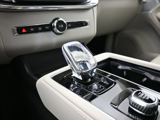 New 2026 Volvo XC90 T8 Ultra w/ Protection Package Premier AWD/4WD image 15