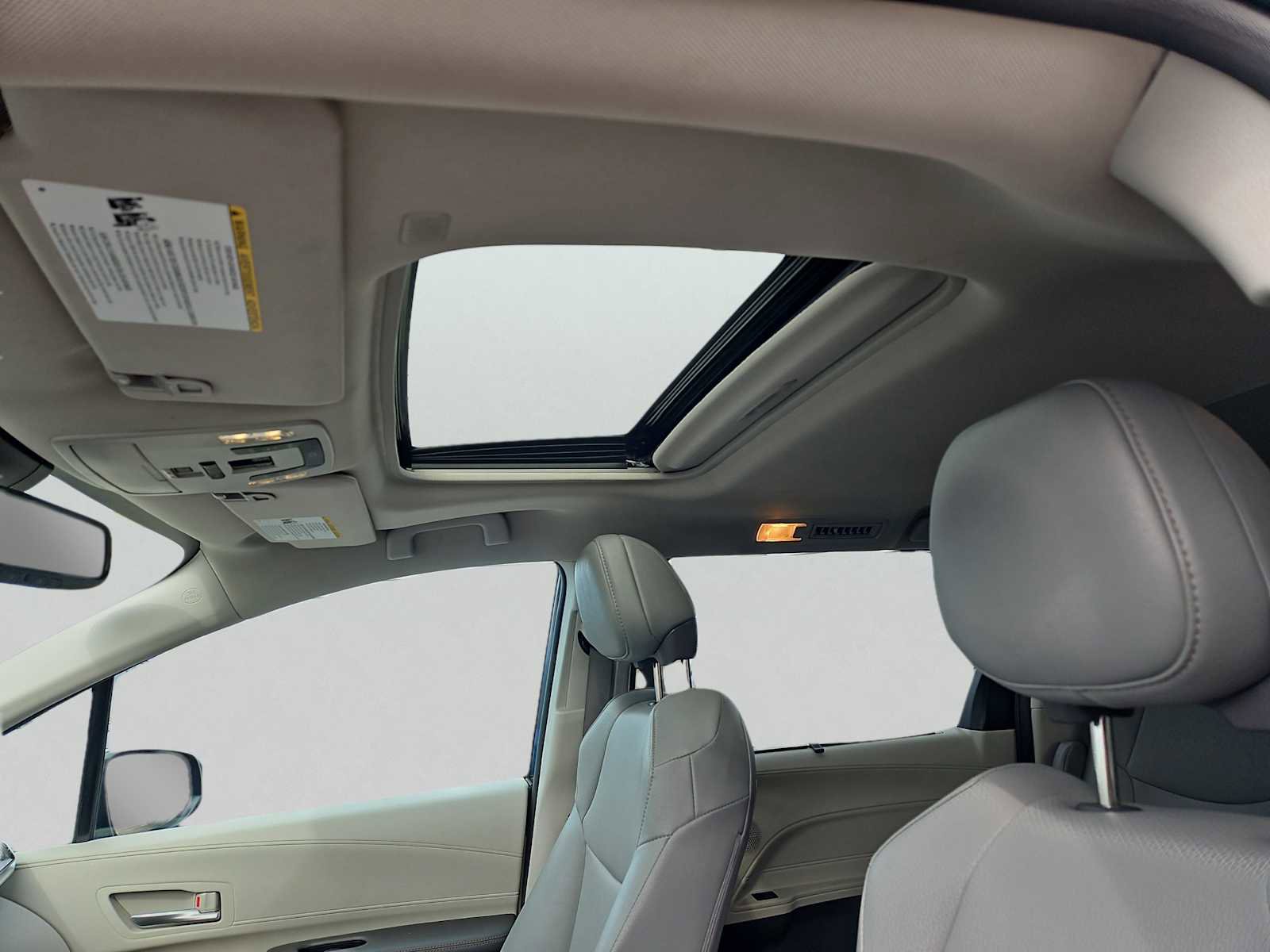 Used 2023 Toyota Sienna XLE w/ XLE Plus Package image 15