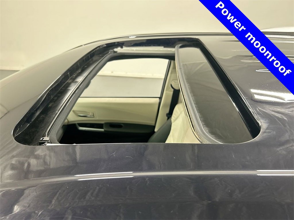 Used 2025 Toyota Sienna Platinum image 8