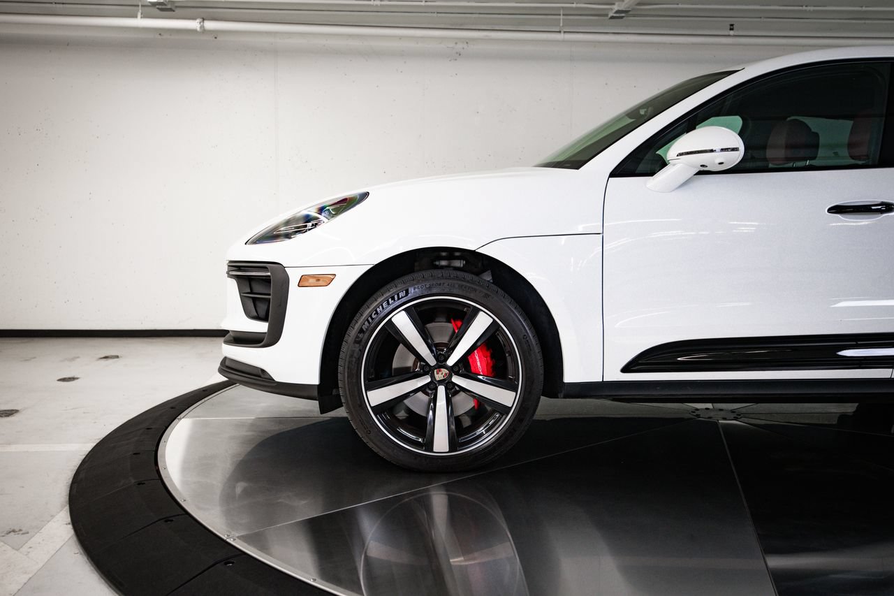 Certified 2024 Porsche Macan S AWD/4WD image 10
