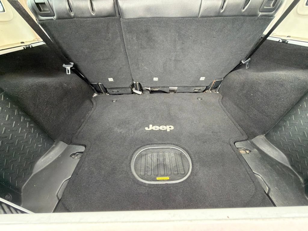 Used 2017 Jeep Wrangler Unlimited Rubicon AWD/4WD image 41