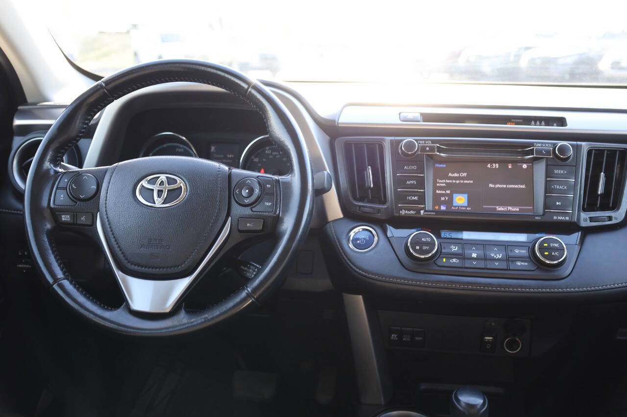 Used 2018 Toyota RAV4 XLE AWD/4WD image 23