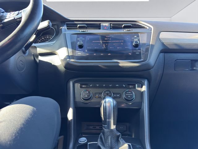 Used 2019 Volkswagen Tiguan SE w/ Panoramic Sunroof Package image 16