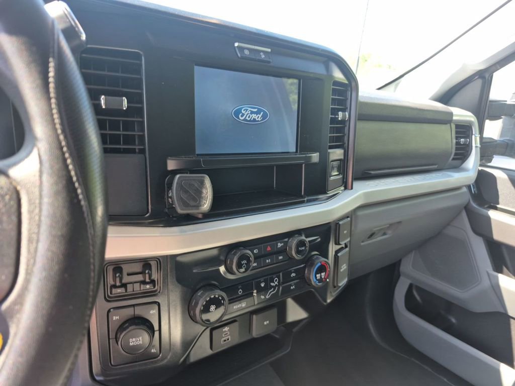 Used 2026 Ford F450 XLT w/ 360-Degree Camera Package AWD/4WD image 11