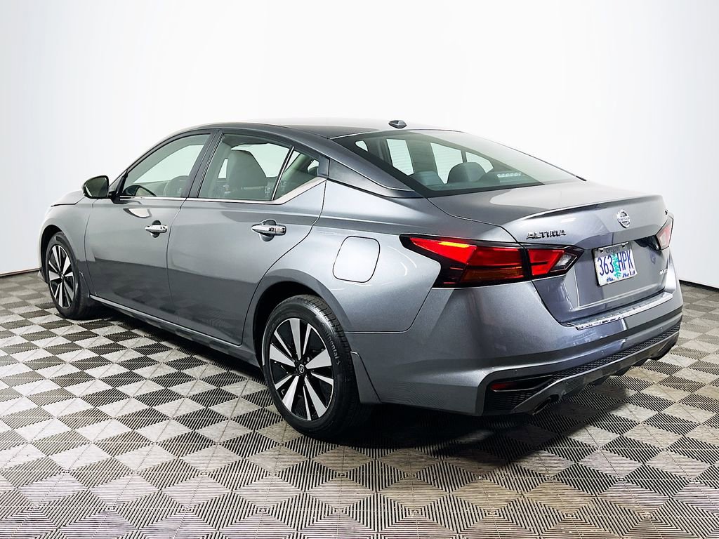 Used 2022 Nissan Altima 2.5 SV w/ SV Premium Package image 6