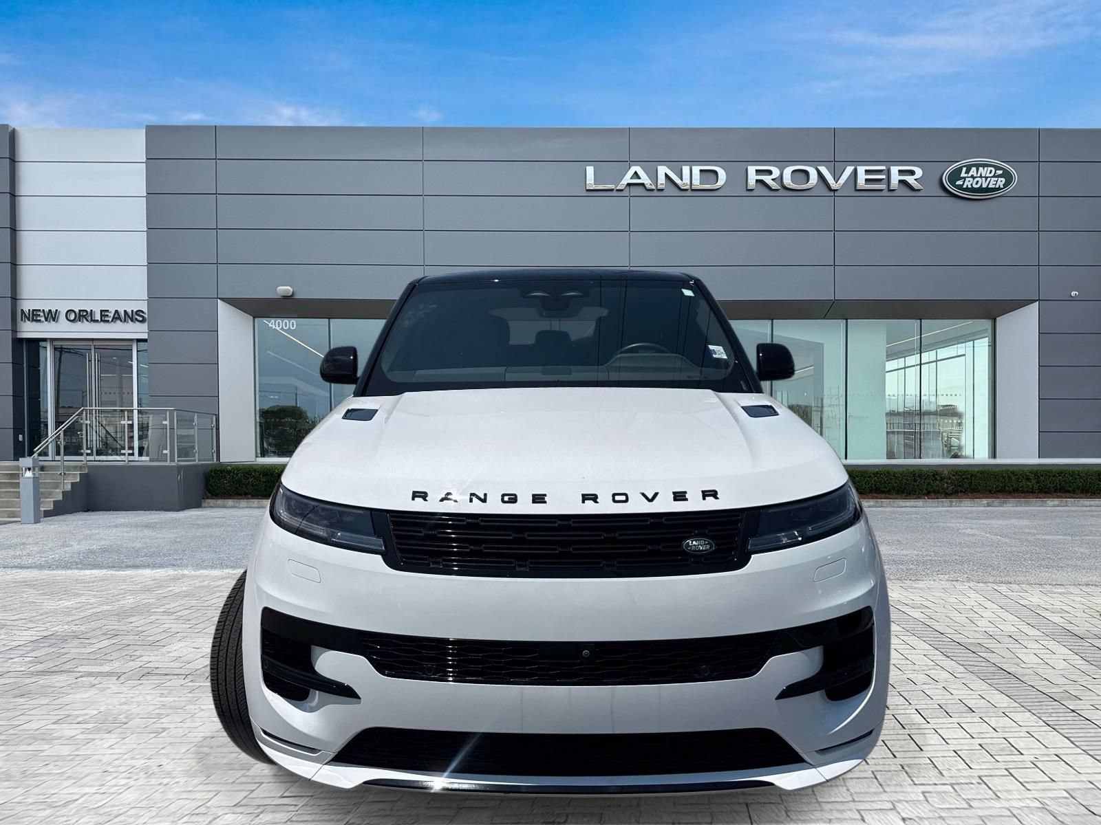 Used 2024 Land Rover Range Rover Sport Dynamic SE AWD/4WD image 4