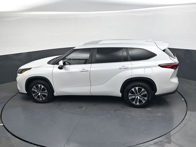 Used 2023 Toyota Highlander XLE image 22