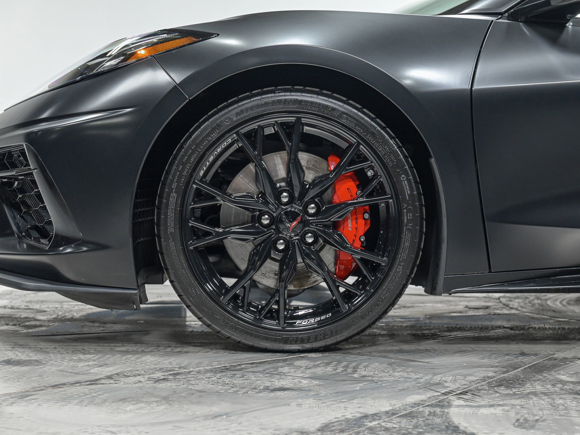 Used 2025 Chevrolet Corvette Stingray Premium Cpe w/ Z51 Performance Package RWD image 3