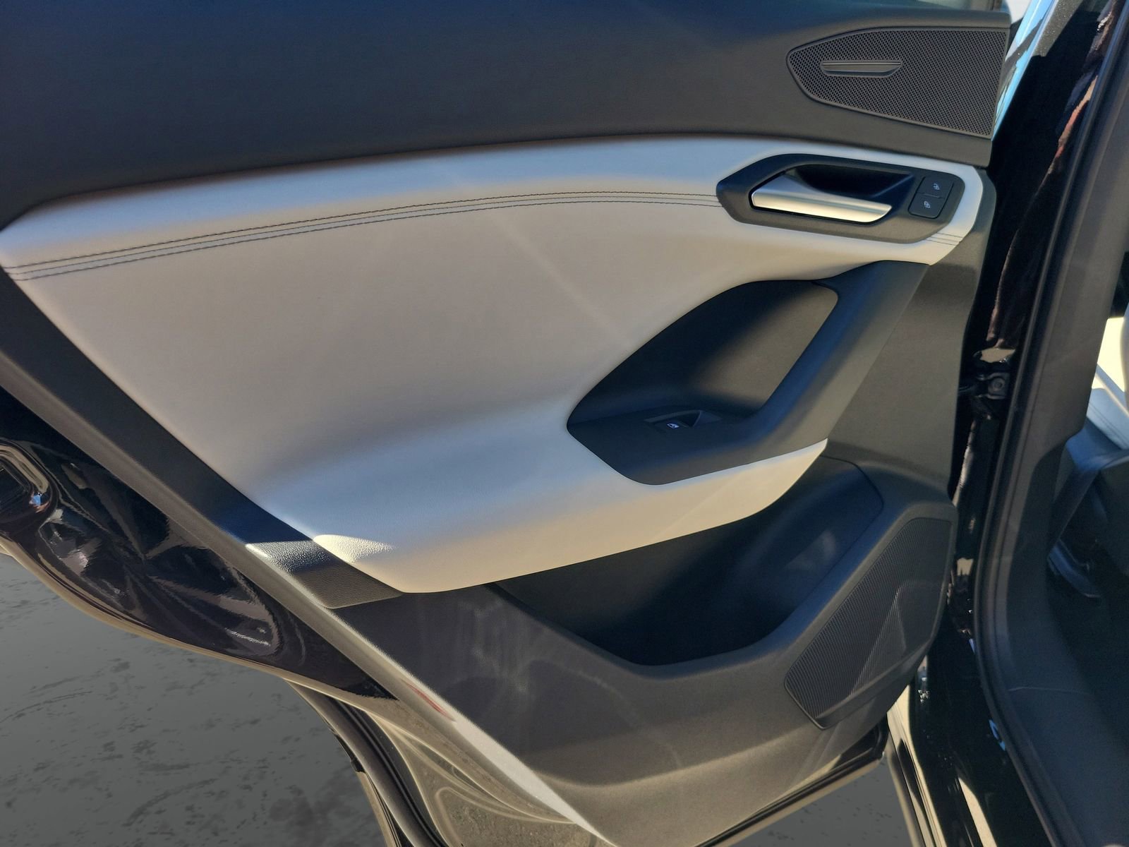 New 2025 Audi Q6 e-tron Premium image 17