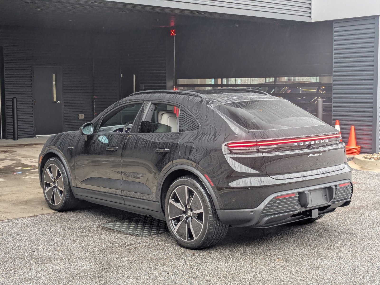 New 2026 Porsche Macan 4 Electric AWD/4WD image 3