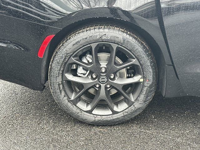 New 2026 Chrysler Pacifica Limited image 18