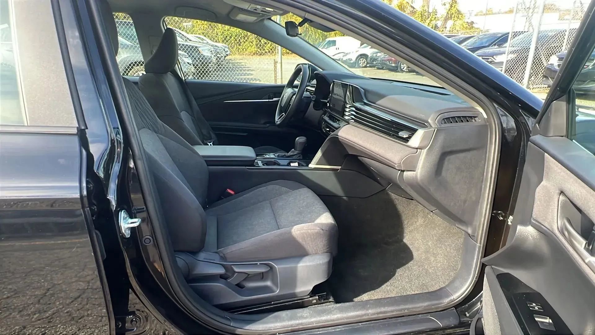 Used 2025 Toyota Camry LE image 30