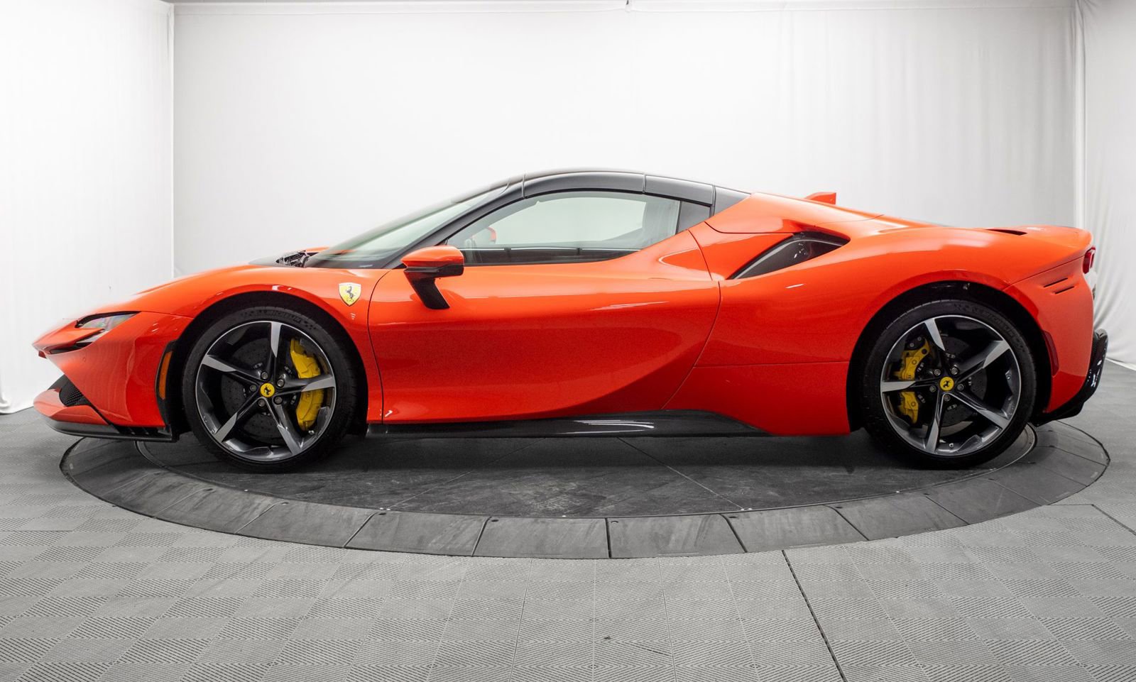 Used 2025 Ferrari SF90 Spider image 14