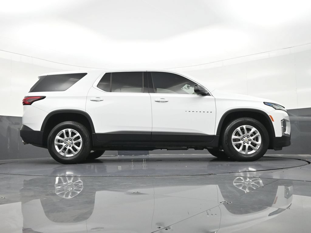 Used 2023 Chevrolet Traverse LS FWD image 30