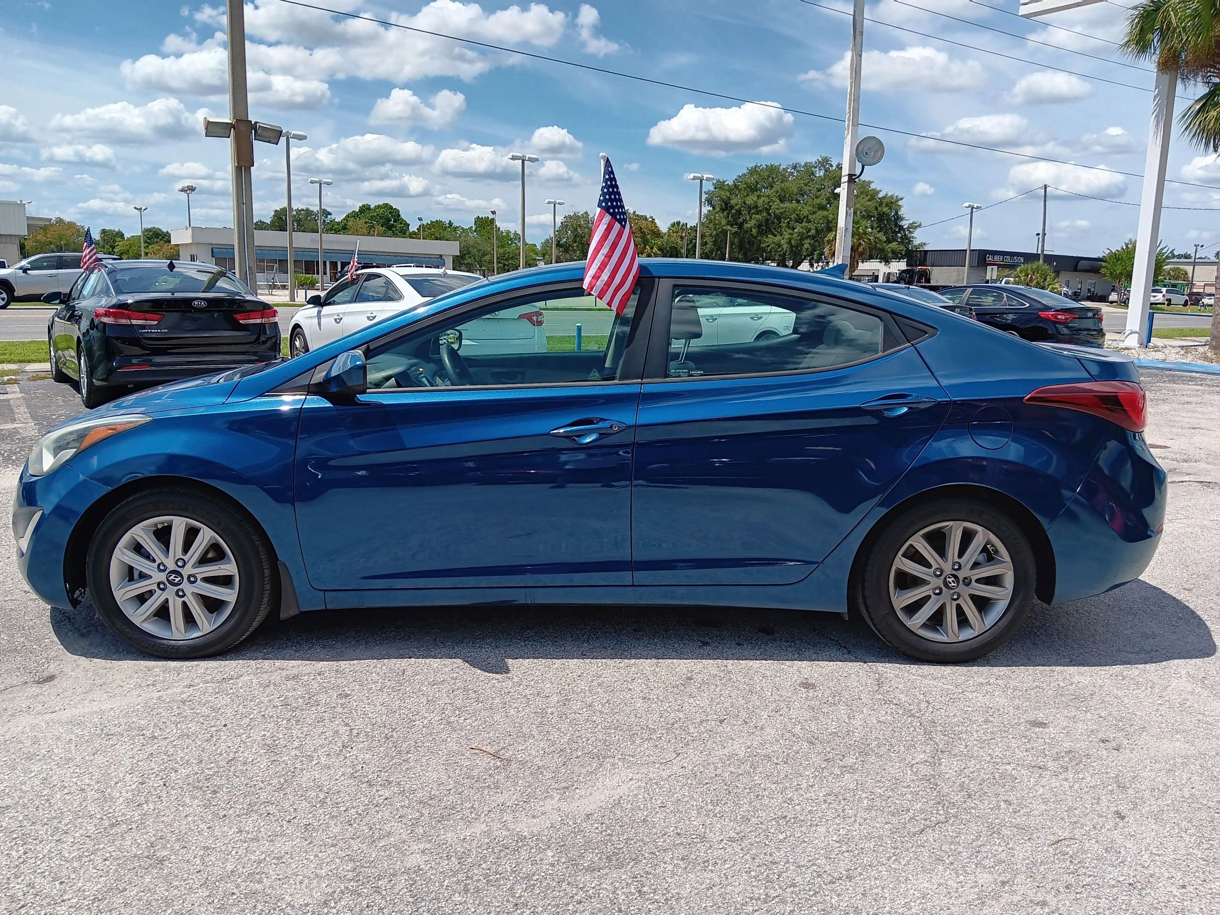 Used 2016 Hyundai Elantra SE w/ Option Group 02 FWD image 6