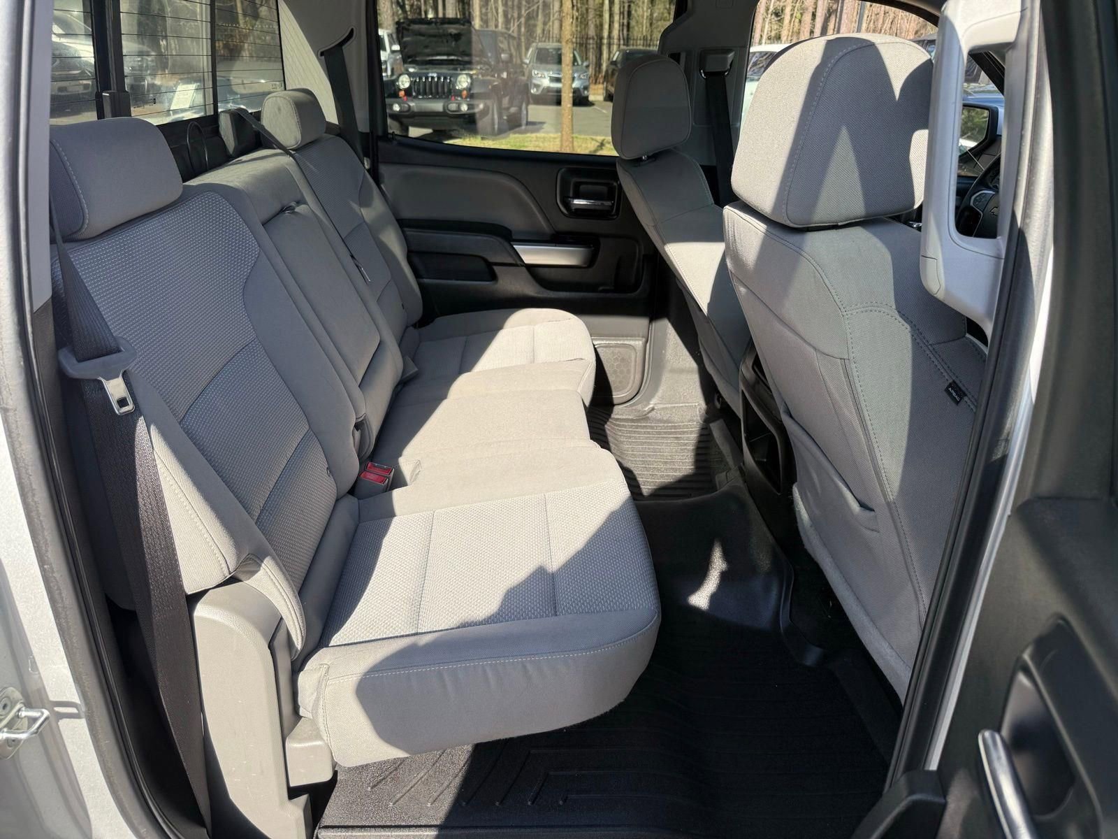 Used 2018 Chevrolet Silverado 1500 LT w/ All Star Edition AWD/4WD image 28