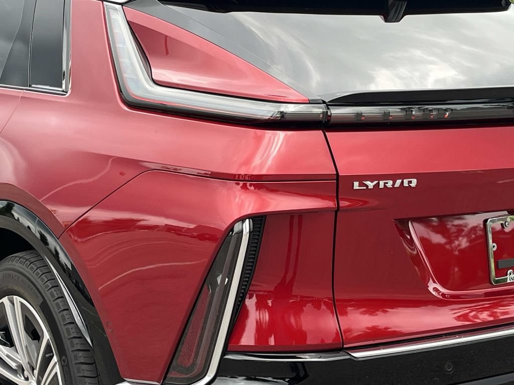 Certified 2024 Cadillac Lyriq Luxury RWD image 11