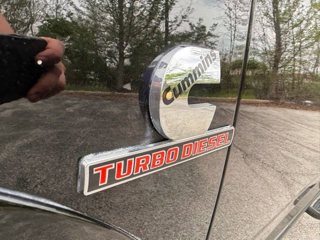 Used 2015 RAM 2500 Laramie w/ Black Appearance Group image 10