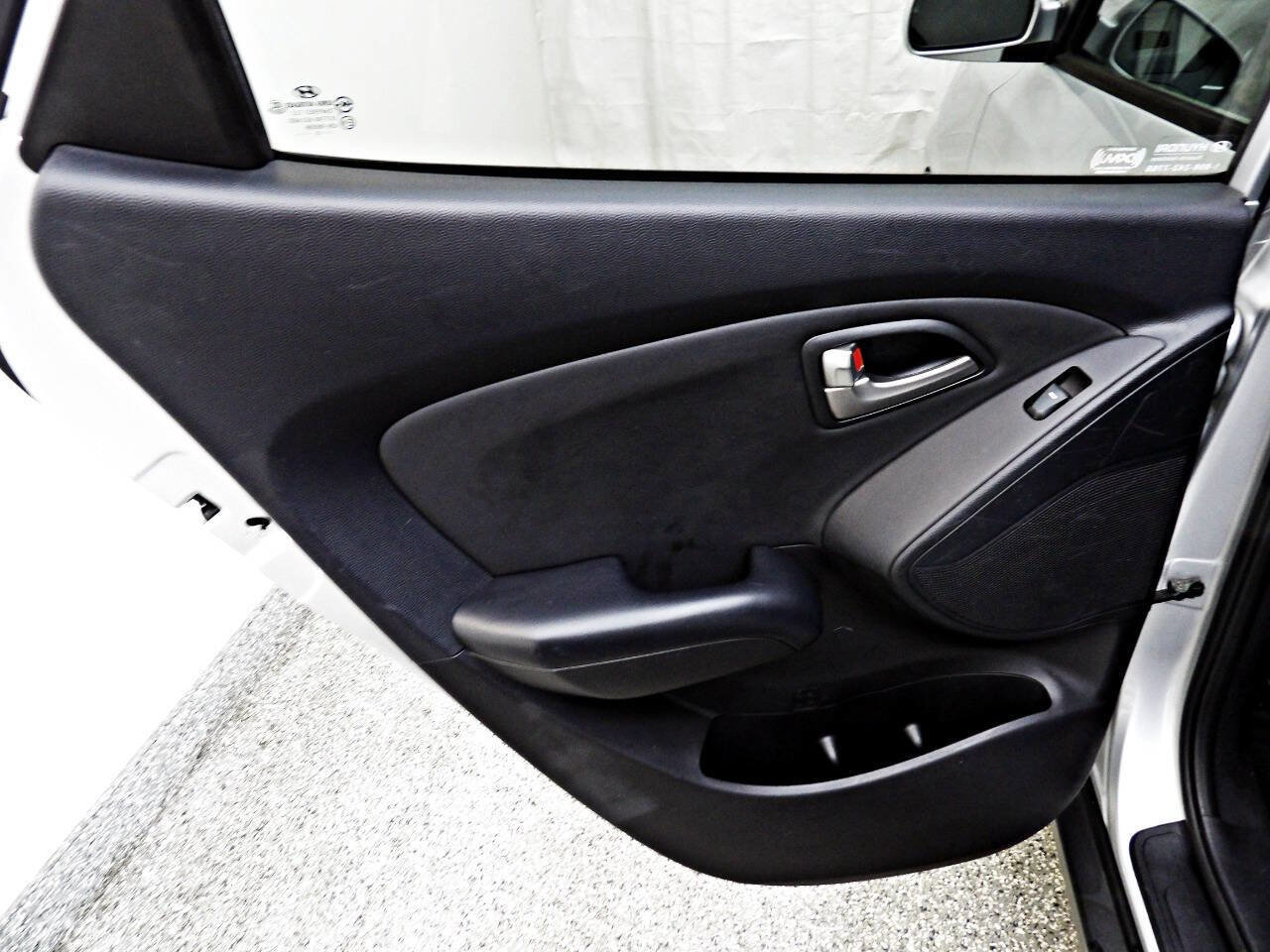 Used 2011 Hyundai Tucson GLS image 9