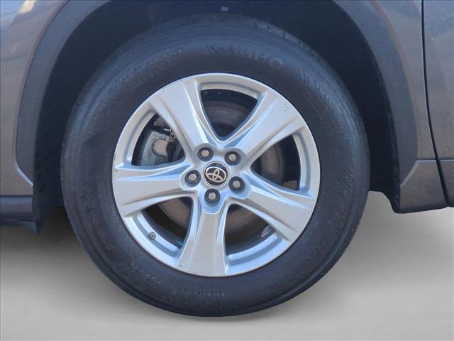 Used 2020 Toyota Highlander L image 23