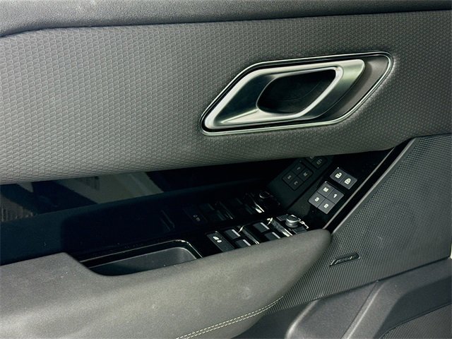 Used 2022 Land Rover Range Rover Velar R-Dynamic S image 20