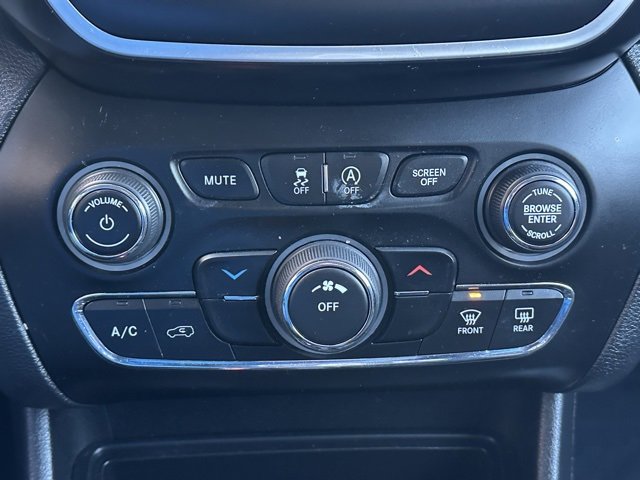 Used 2020 Jeep Cherokee Latitude w/ Cold Weather Group image 34