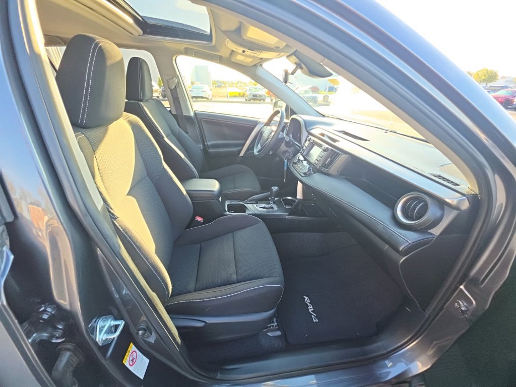 Used 2017 Toyota RAV4 XLE w/ Plus Special Value Package AWD/4WD image 33