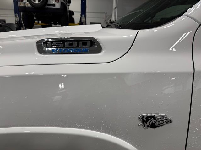 New 2026 RAM 1500 4x4 Crew Cab image 7
