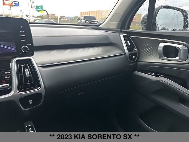 Used 2023 Kia Sorento SX image 39