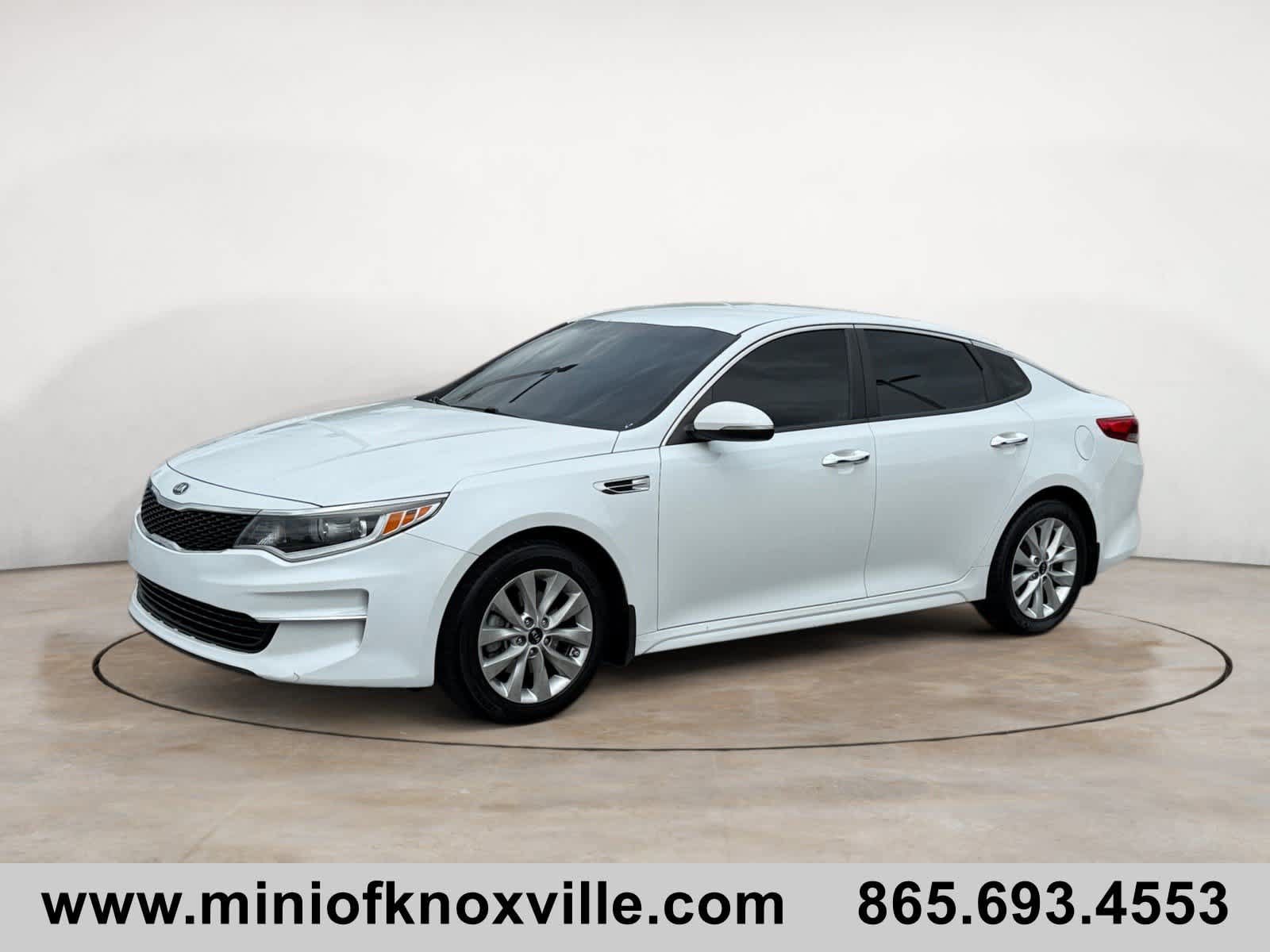 Used 2018 Kia Optima LX w/ 17" Alloy Wheels Package FWD image 7