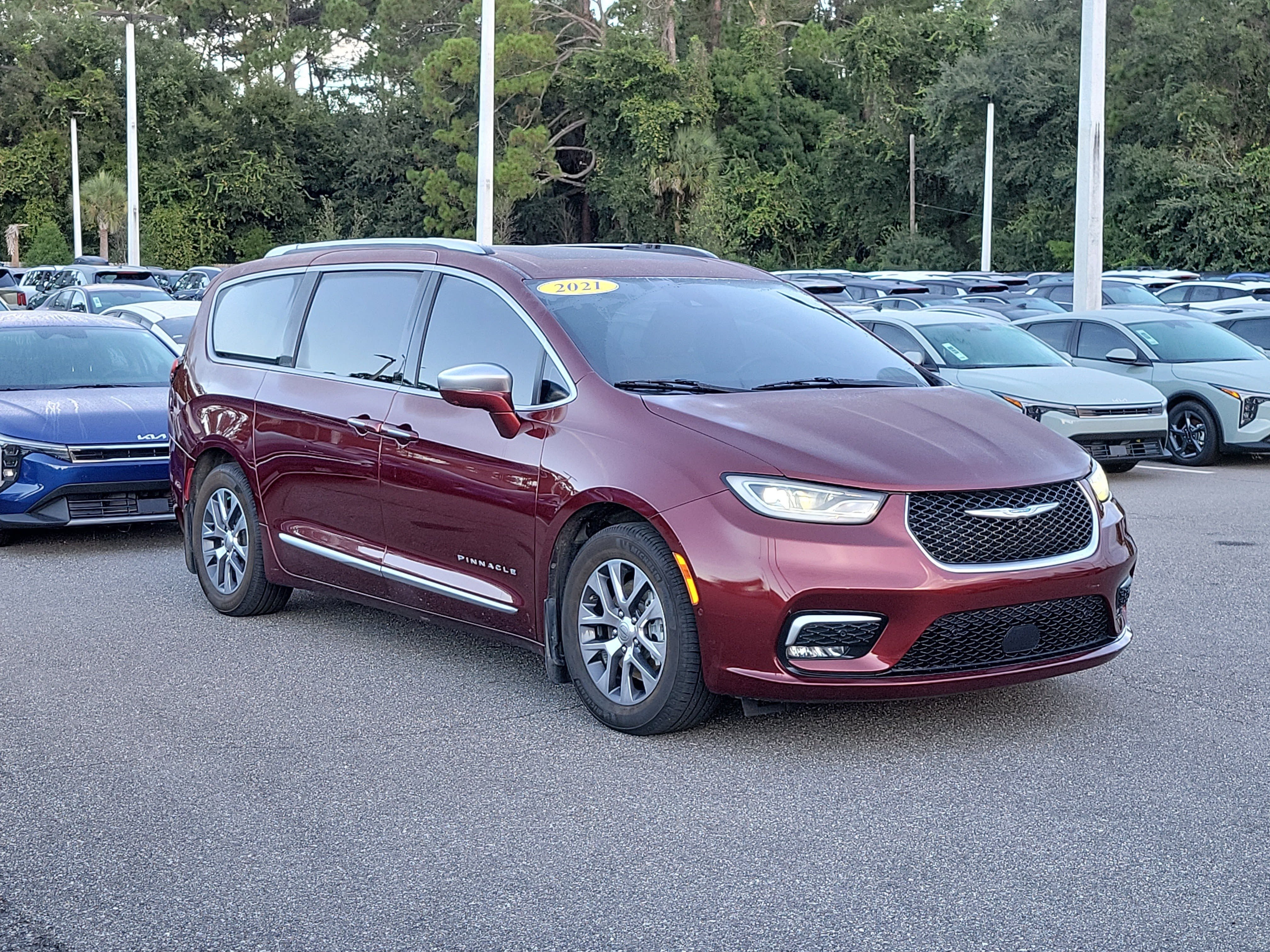 Used 2021 Chrysler Pacifica Pinnacle FWD image 44