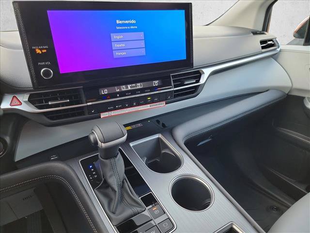 Used 2026 Toyota Sienna XLE AWD/4WD image 22