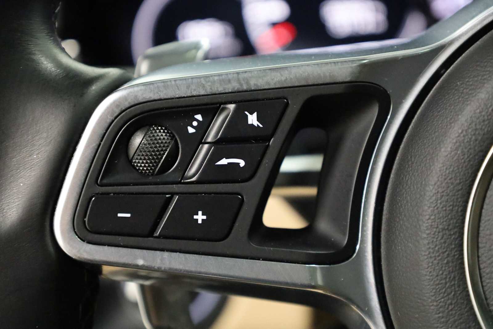 Used 2019 Porsche Cayenne AWD/4WD image 27