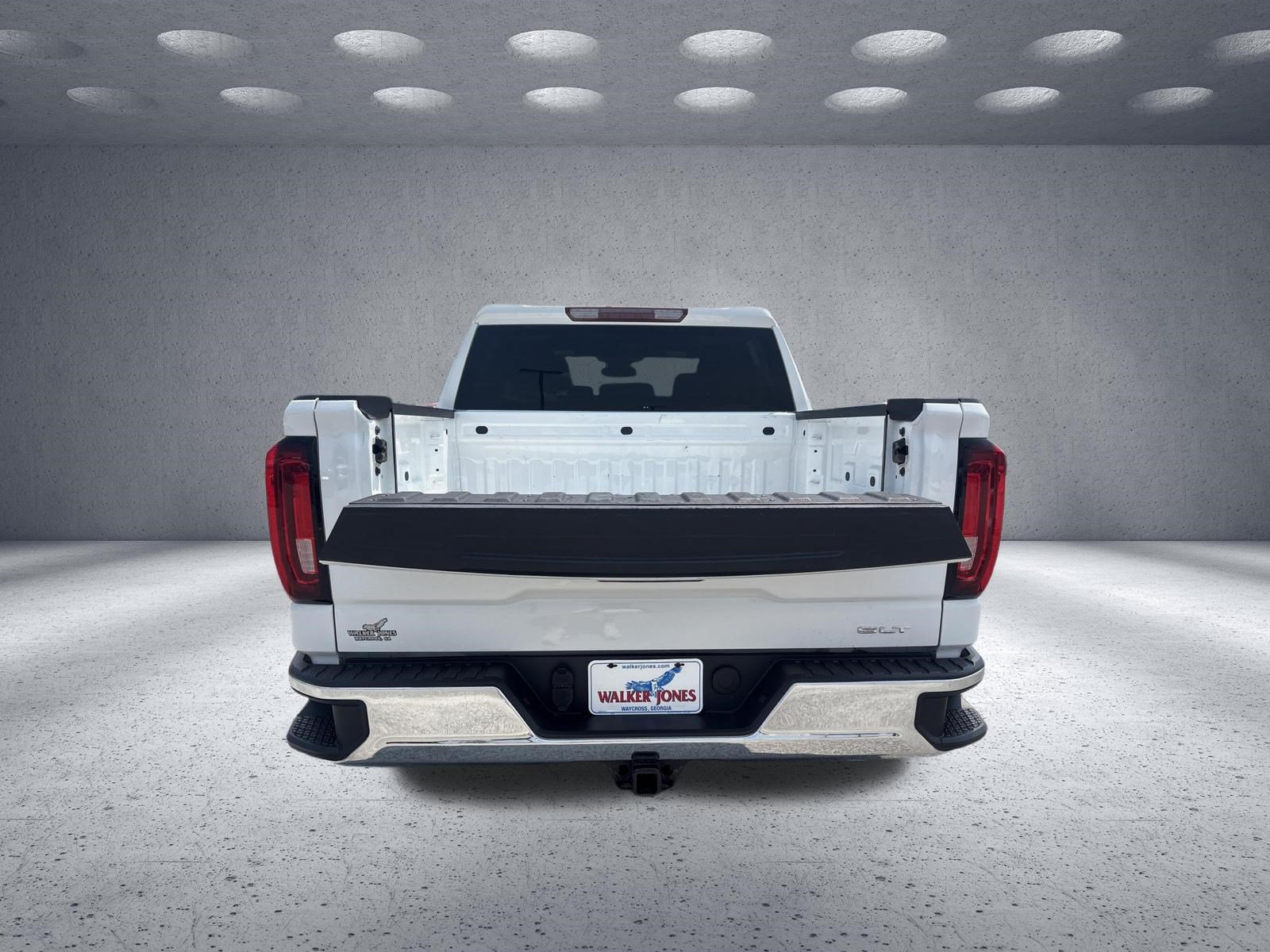 Used 2025 GMC Sierra 1500 SLT AWD/4WD image 9