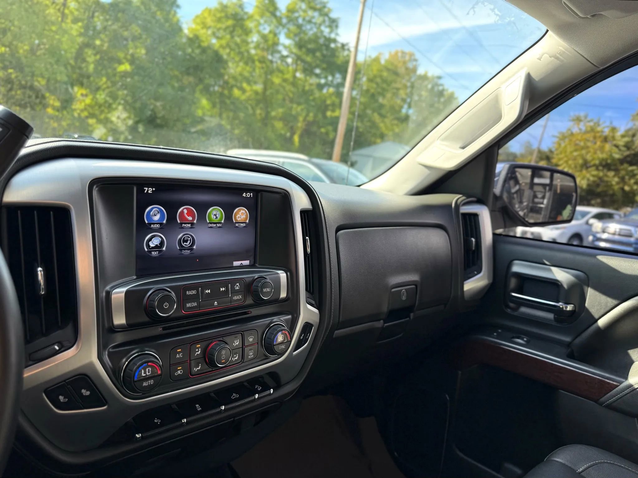 Used 2015 GMC Sierra 1500 SLT AWD/4WD image 10