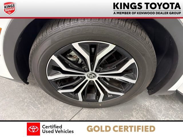 Certified 2023 Toyota Crown AWD/4WD image 30