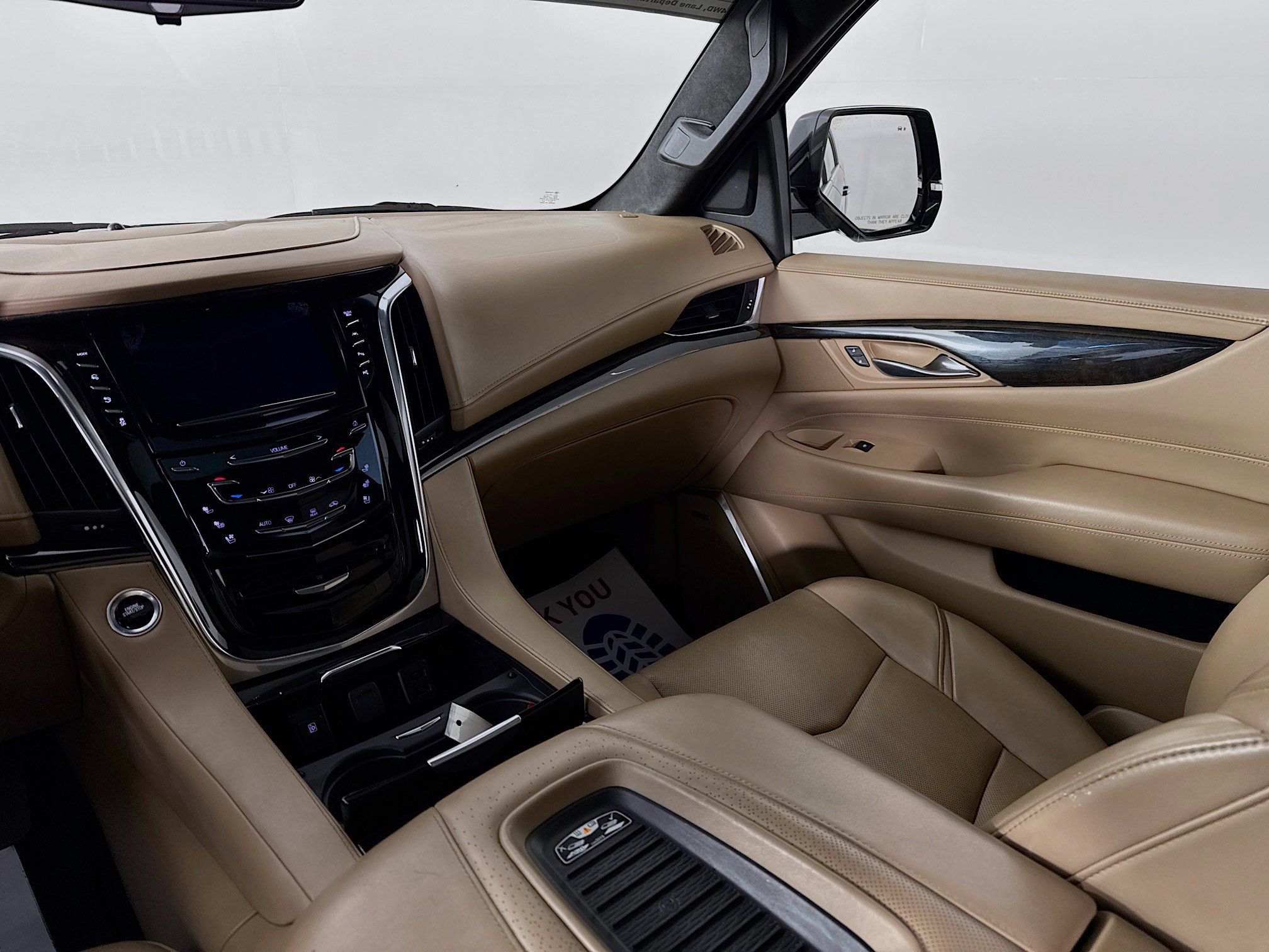 Used 2019 Cadillac Escalade ESV Platinum AWD/4WD image 25