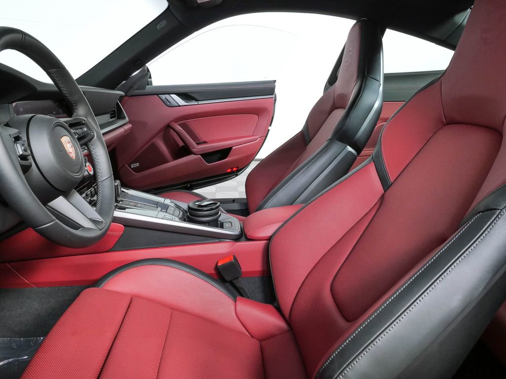 Used 2025 Porsche 911 Carrera S RWD image 5