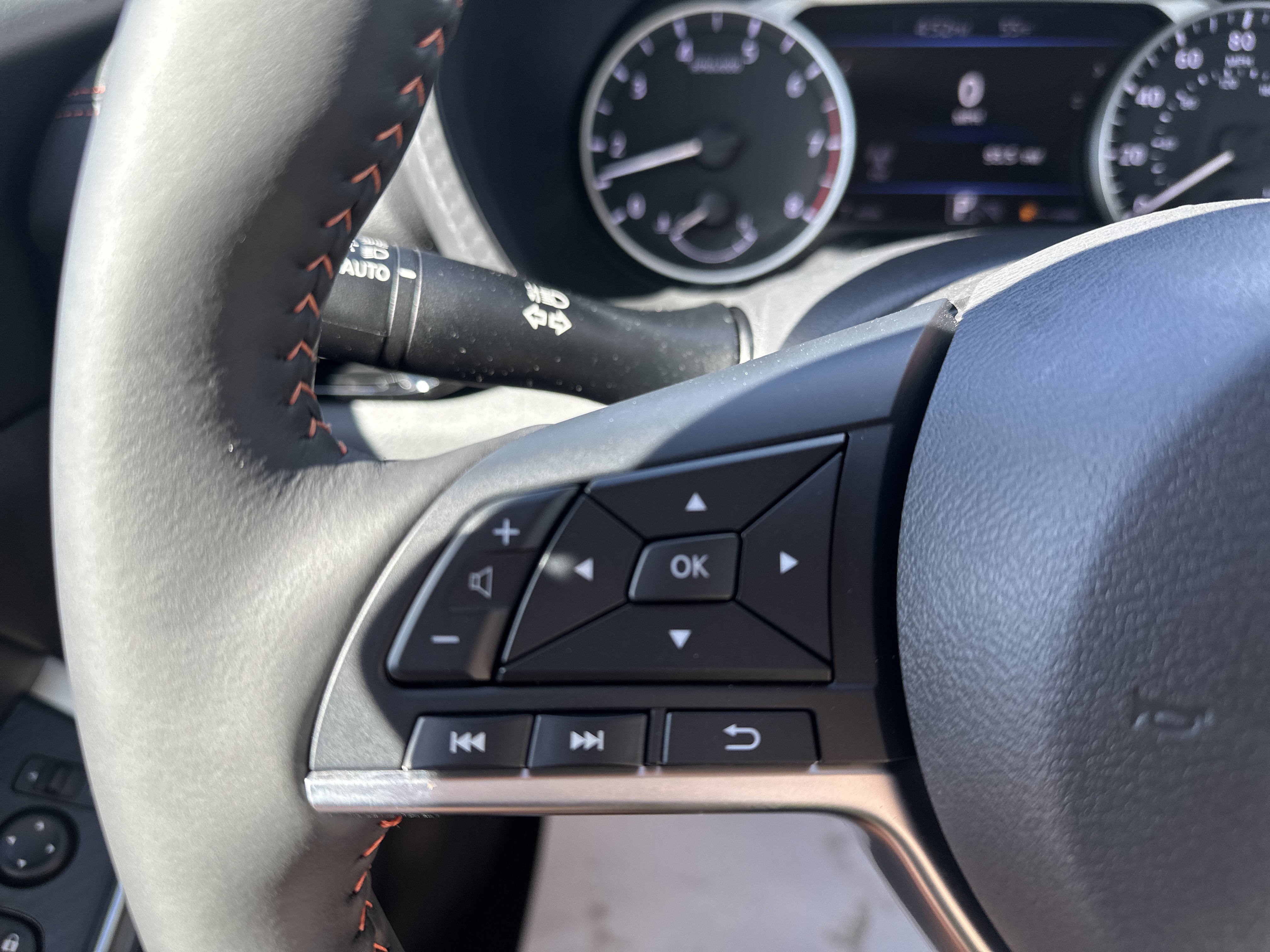 New 2025 Nissan Sentra SR image 18