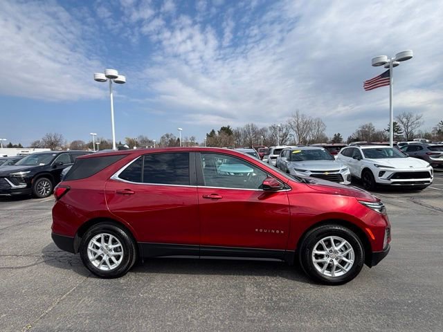 Used 2024 Chevrolet Equinox LT w/ LPO, Floor Liner Package image 4
