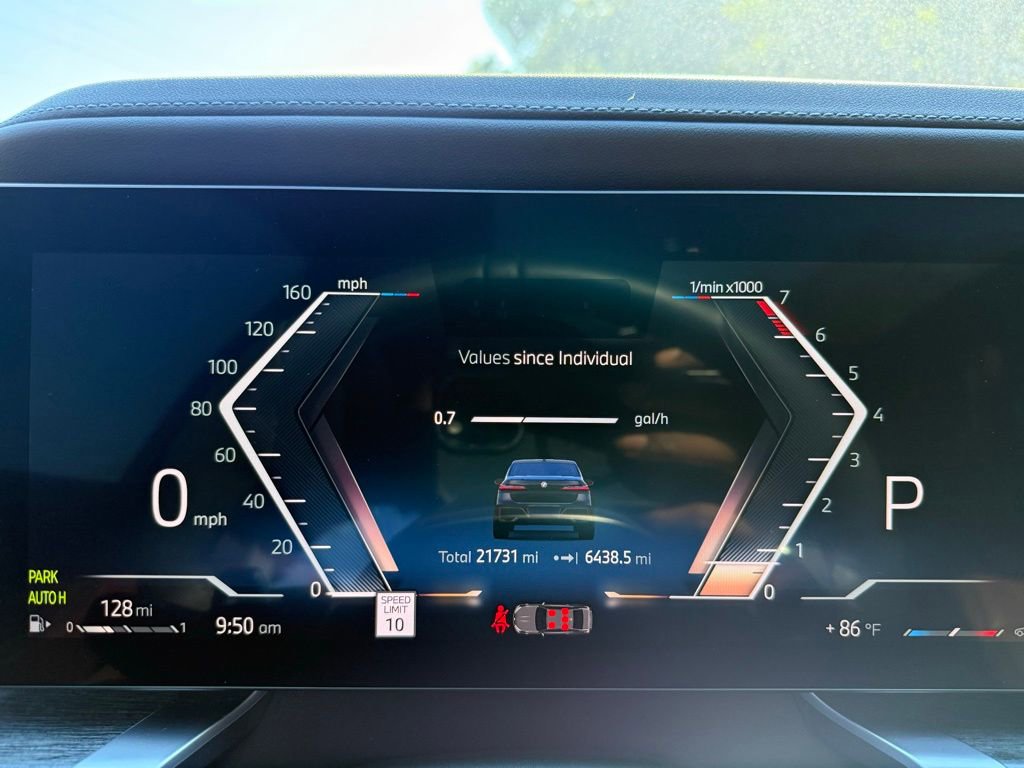 Used 2023 BMW 760i xDrive w/ Executive Package image 26