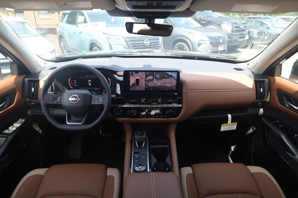 New 2026 Nissan Pathfinder Platinum AWD/4WD image 7
