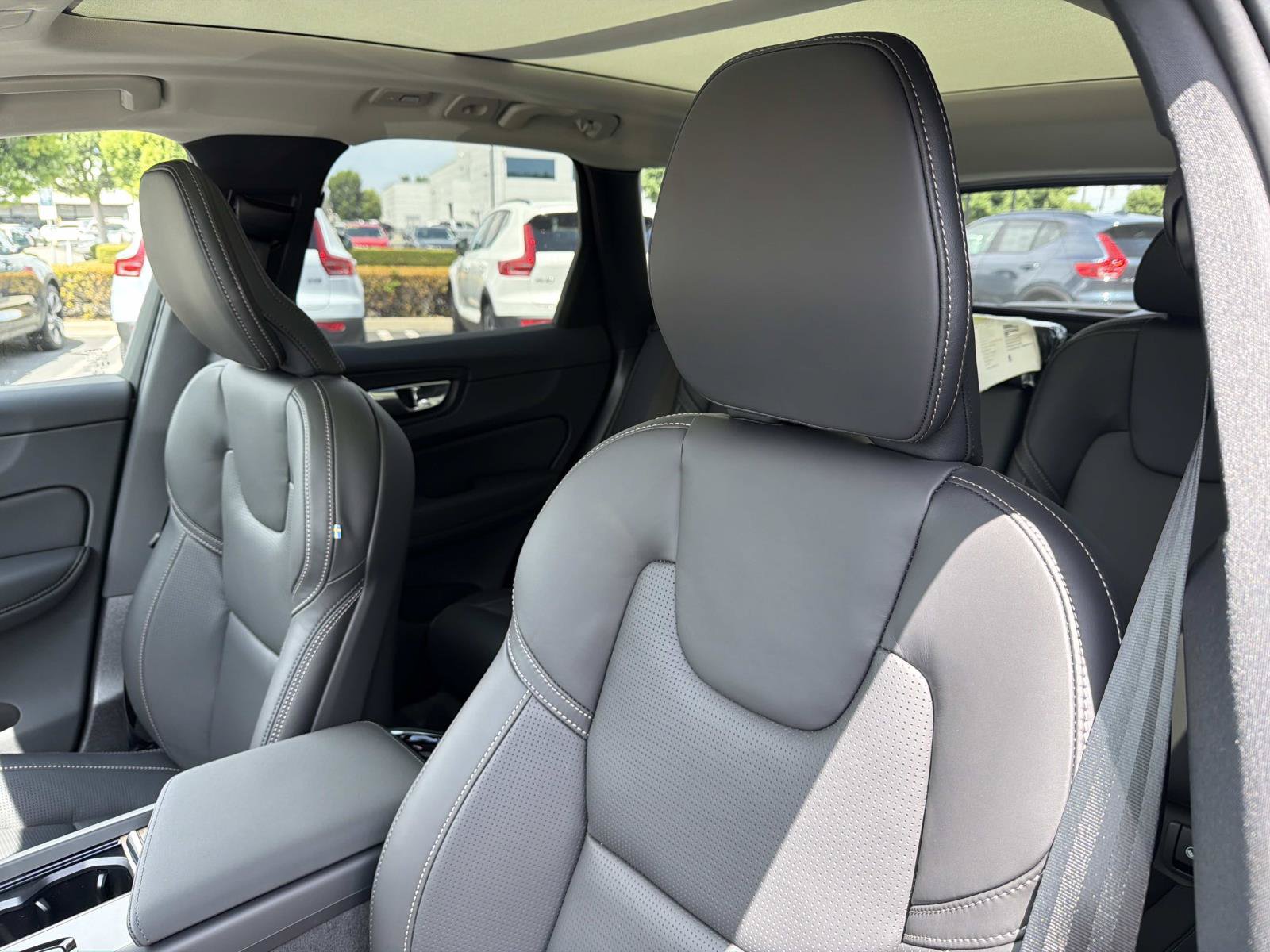 New 2027 Volvo XC60 B5 Ultra AWD/4WD image 15