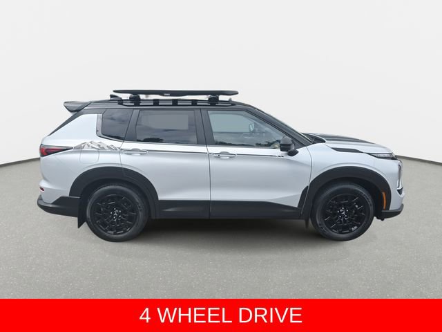 Used 2025 Mitsubishi Outlander Trail Edition image 4