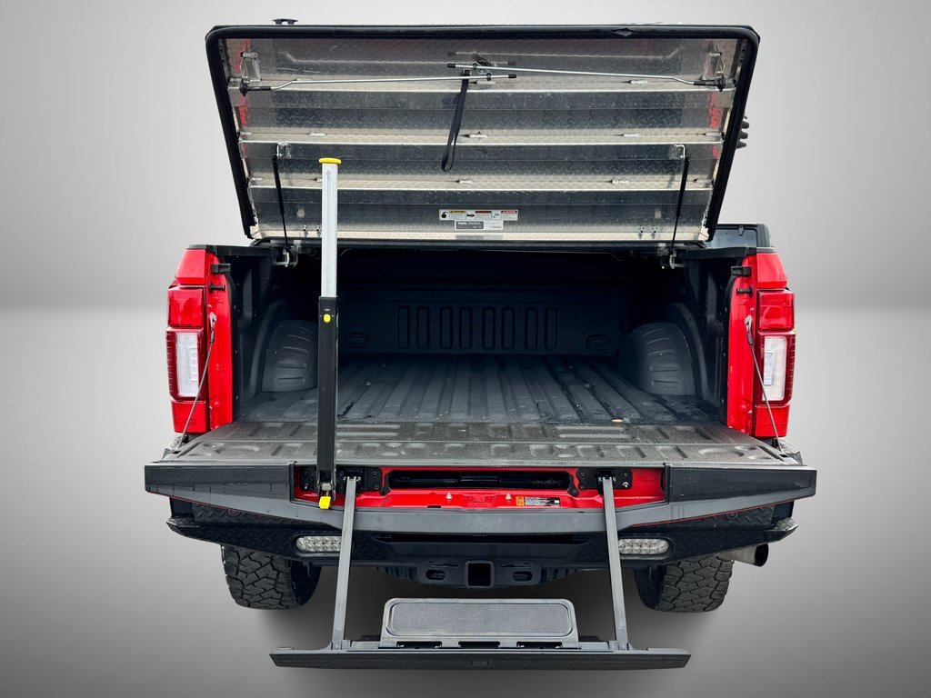 Used 2022 Ford F250 Lariat w/ Tremor Off-Road Package image 9